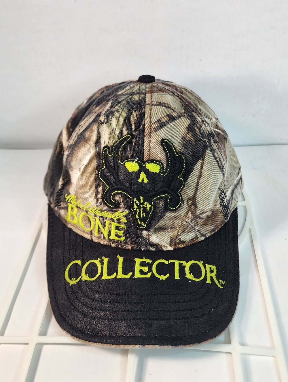 Bone Collector  Paramount Outdoors Camo Fitted L / XL Hat.